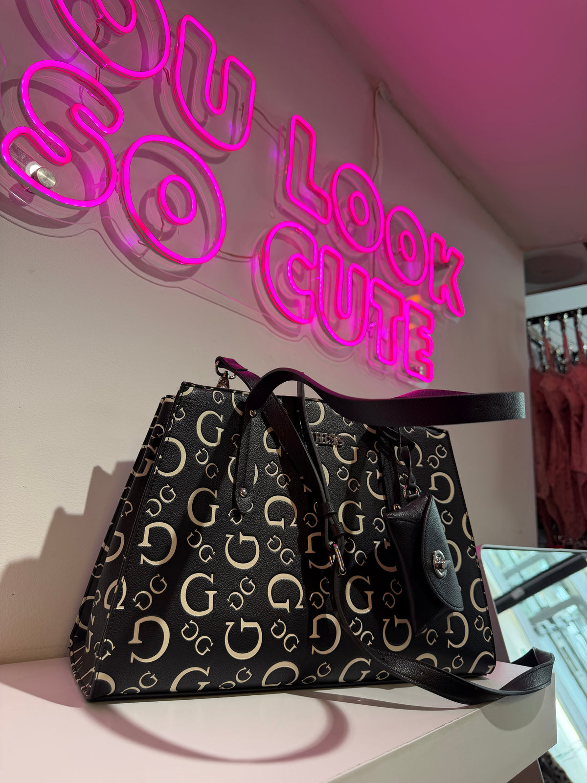 Bolso Guess monograma