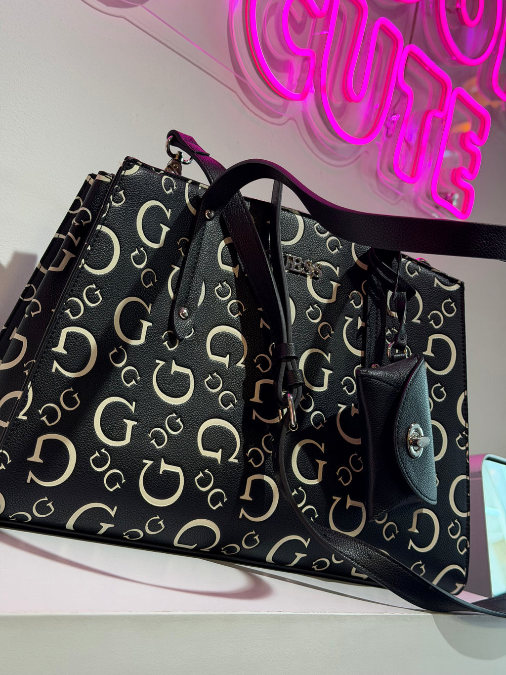 Bolso Guess monograma