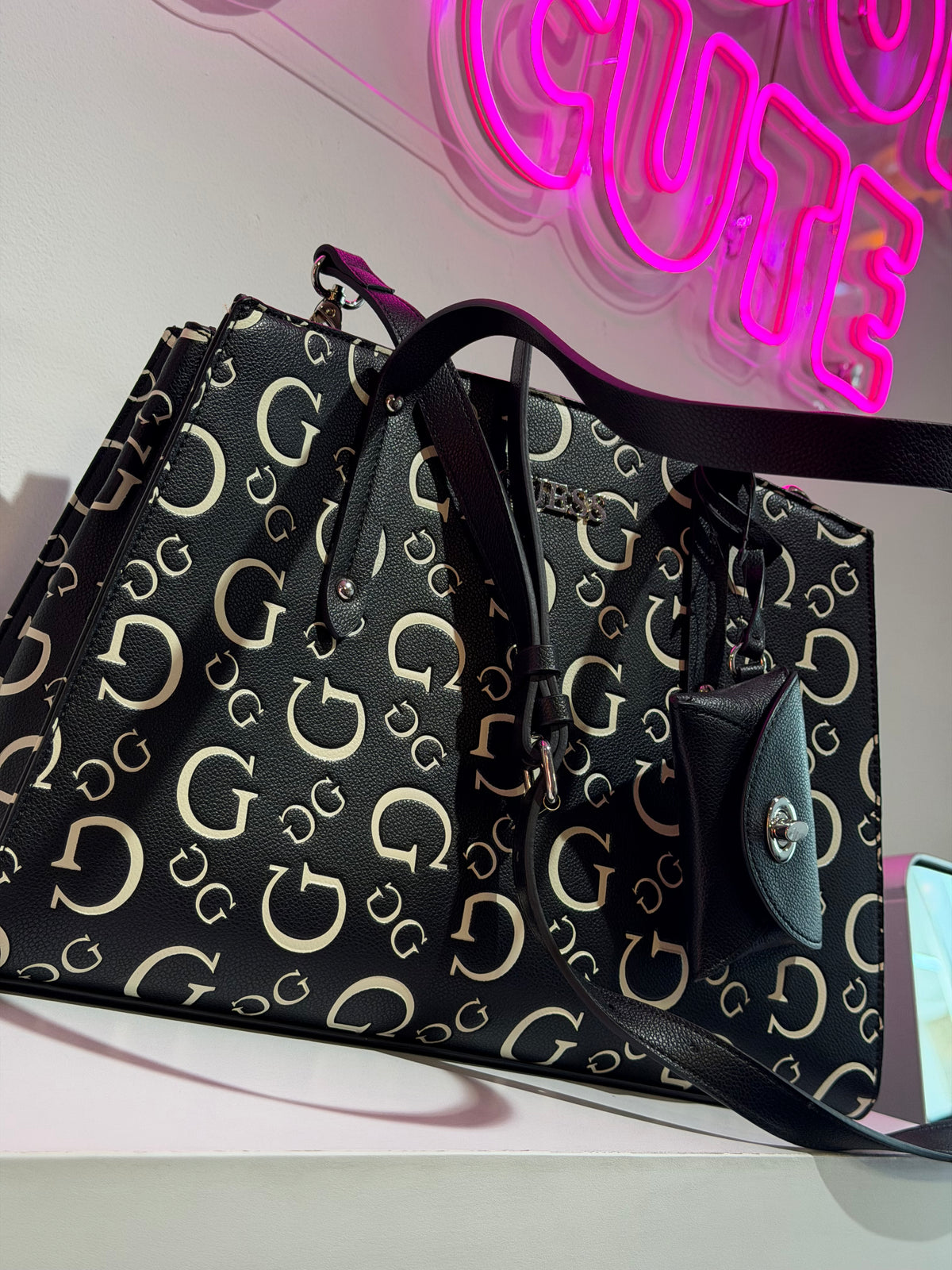 Bolso Guess monograma